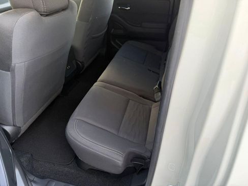 Used 2024 Nissan Frontier SV AWD/4WD image 14