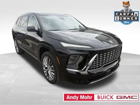 Used 2025 Buick Enclave Avenir AWD/4WD image 12