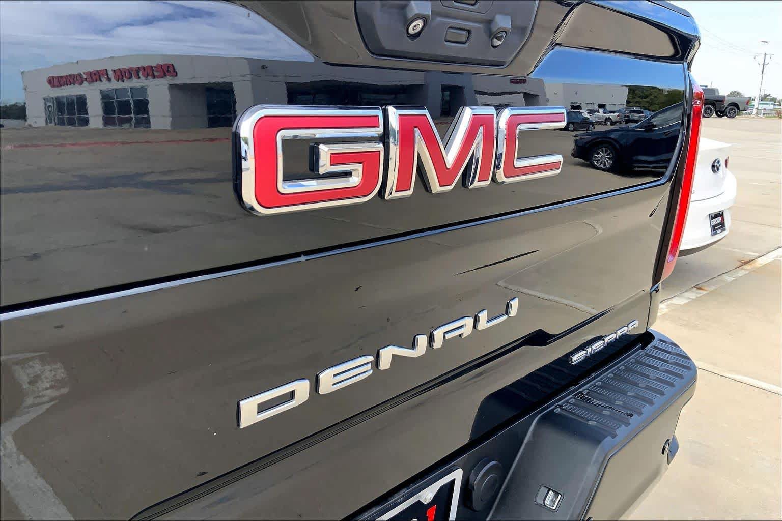 Used 2023 GMC Sierra 3500 Denali w/ Denali Black Diamond Edition AWD/4WD image 29