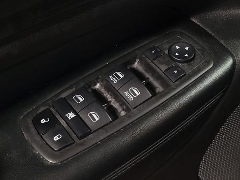 Used 2021 Jeep Grand Cherokee Laredo RWD image 27