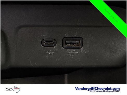 Certified 2025 Chevrolet Trax LT FWD image 21