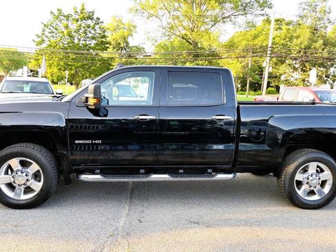 Used 2019 Chevrolet Silverado 2500 W/T w/ Snow Plow Prep Package AWD/4WD image 8