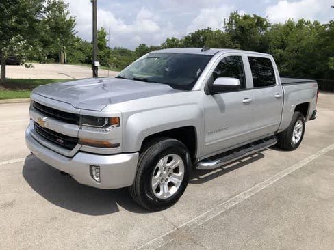Used 2017 Chevrolet Silverado 1500 LT AWD/4WD image 2
