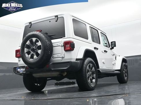 Used 2018 Jeep Wrangler Unlimited Sahara image 23