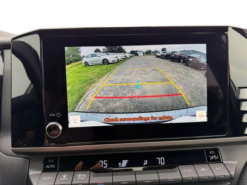 Used 2025 Toyota Camry SE FWD image 17