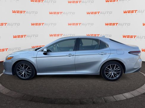 Used 2023 Toyota Camry XLE FWD image 2