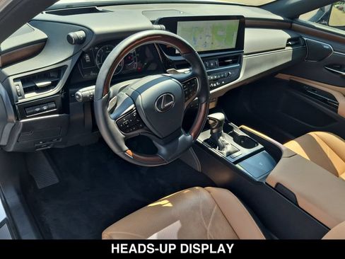 Used 2025 Lexus ES 350 Ultra Luxury FWD image 2