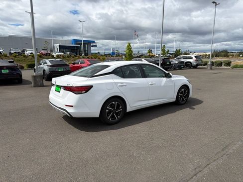 Used 2024 Nissan Sentra SV FWD image 6