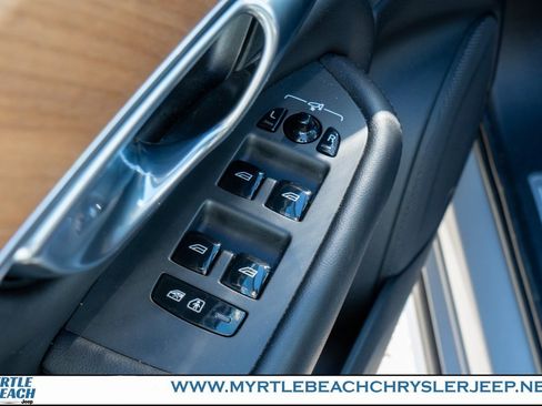 Used 2023 Volvo XC90 B6 Plus image 17