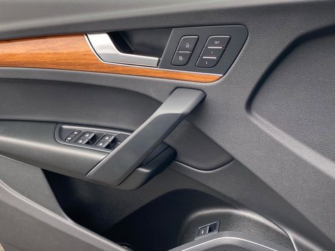 Used 2023 Audi Q5 2.0T Premium w/ Convenience Package image 21