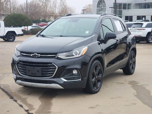 Used 2019 Chevrolet Trax Premier w/ Midnight Edition image 4