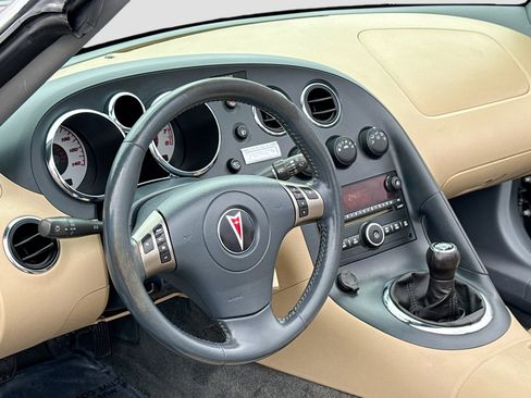 Used 2006 Pontiac Solstice Convertible w/ Premium Package image 4