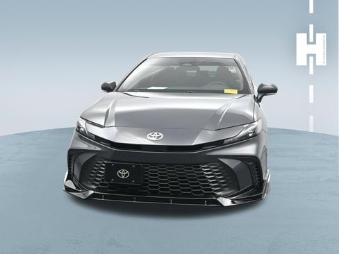 Used 2026 Toyota Camry SE FWD image 2