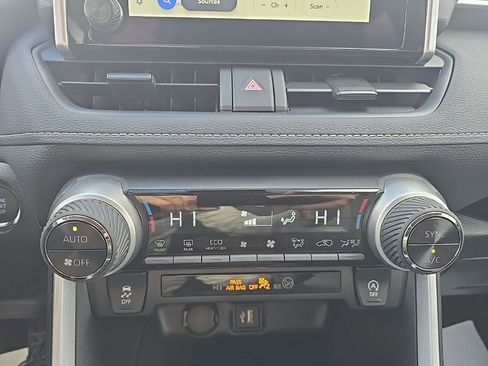 Certified 2025 Toyota RAV4 XLE image 20