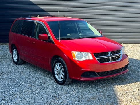 Used 2015 Dodge Grand Caravan SXT w/ Rear Park Assist Package image 2