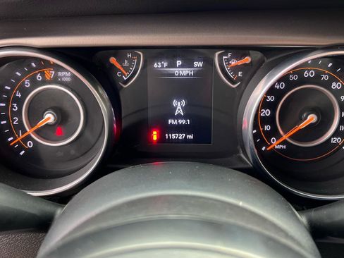 Used 2018 Jeep Wrangler Sport image 11