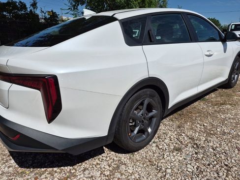 Used 2025 Kia K4 LXS image 3