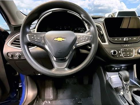 Used 2023 Chevrolet Malibu LT image 8