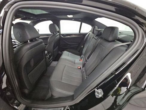 Used 2022 BMW 530i xDrive w/ Convenience Package image 9