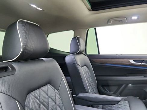 Used 2026 Volkswagen Atlas SEL Premium R-Line image 25