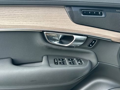 New 2026 Volvo XC90 T8 Plus w/ Protection Package Premier AWD/4WD image 14