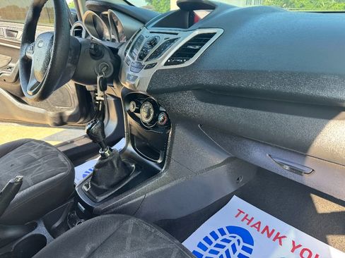 Used 2011 Ford Fiesta SE w/ 203A Rapid Spec Order Code image 22