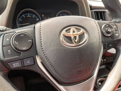Used 2018 Toyota RAV4 LE w/ All Weather Liner Package FWD image 30