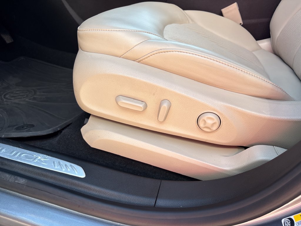 Used 2020 Buick Envision Preferred AWD/4WD image 37