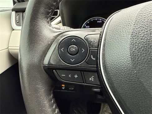 Used 2021 Toyota RAV4 XLE Premium image 29