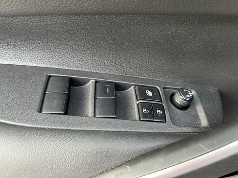 Used 2023 Toyota Corolla SE FWD image 17