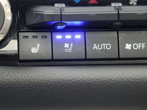 Used 2025 Toyota Sequoia Limited AWD/4WD image 24