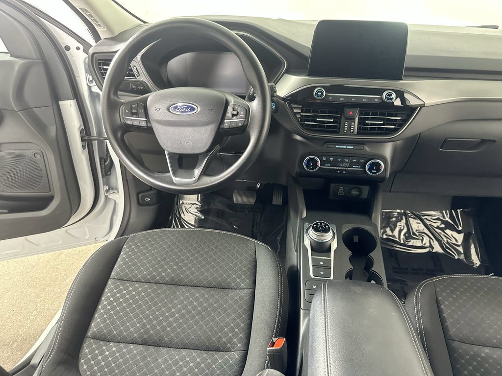 Used 2025 Ford Escape Active AWD/4WD image 18