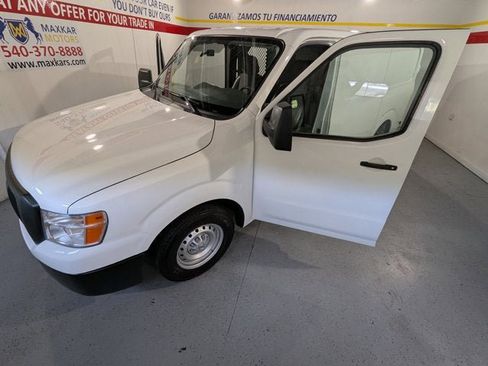Used 2021 Nissan NV 2500 S image 11