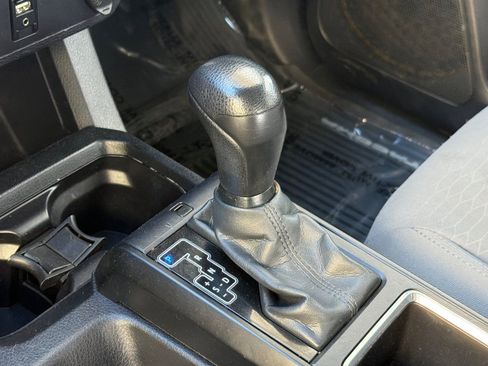 Used 2018 Toyota Tacoma SR w/ SR Convenience Package image 17