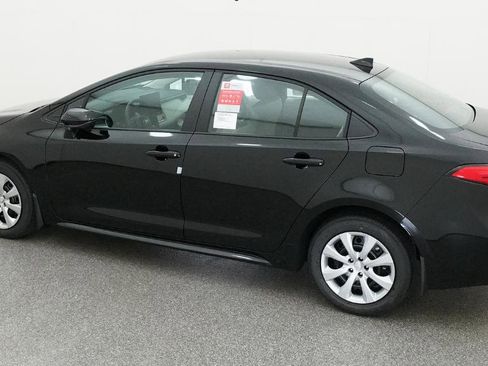 Used 2026 Toyota Corolla LE image 7