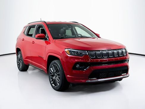 Used 2022 Jeep Compass Limited AWD/4WD image 3