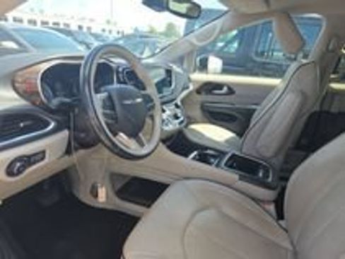Used 2021 Chrysler Pacifica Limited w/ Premium & Safety Sphere Group AWD/4WD image 18