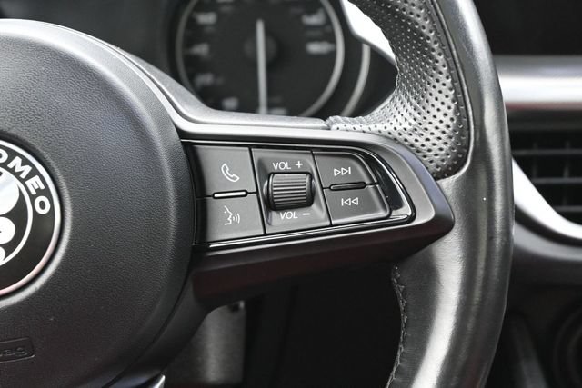 Used 2022 Alfa Romeo Stelvio Veloce AWD/4WD image 19