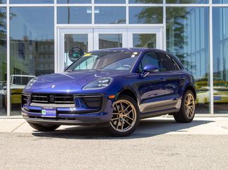 Used 2025 Porsche Macan AWD/4WD video 1
