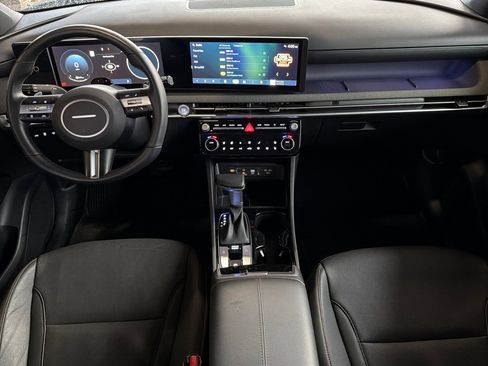 Certified 2025 Hyundai Santa Cruz Limited image 18