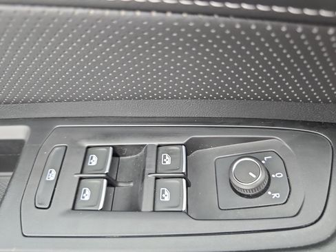 Certified 2024 Volkswagen Atlas SE w/ Panoramic Sunroof Package FWD image 29