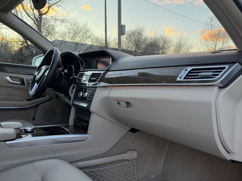 Used 2015 Mercedes-Benz E 350 4MATIC Sedan w/ Premium 1 Package image 22