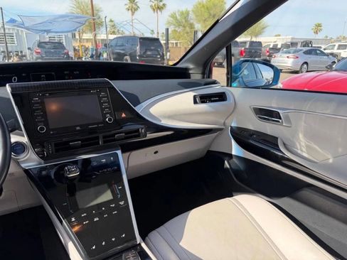 Used 2019 Toyota Mirai FWD image 20