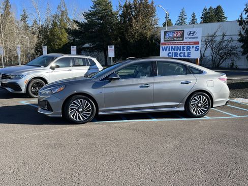 Used 2018 Hyundai Sonata Limited w/ Ultimate Package 02 image 2