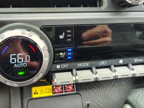 Used 2025 Toyota 4Runner Limited w/ Tow Technology Package AWD/4WD image 37
