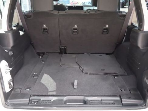 Used 2025 Jeep Wrangler Unlimited Sahara AWD/4WD image 21