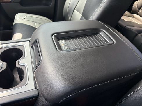 Used 2018 GMC Sierra 1500 SLT AWD/4WD image 32