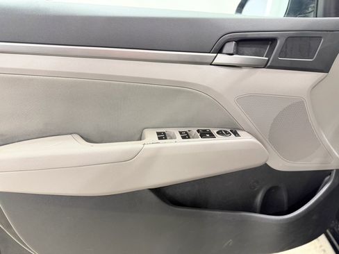Used 2018 Hyundai Elantra SEL FWD image 11