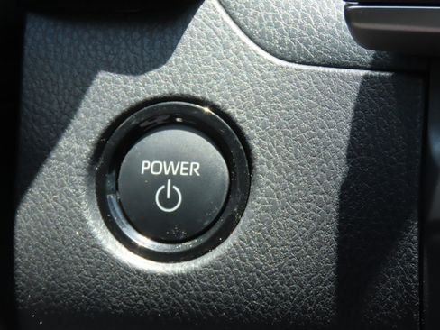 Used 2025 Toyota Camry SE w/ Convenience Package FWD image 27