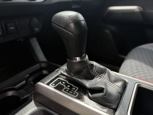 Certified 2022 Toyota Tacoma SR5 image 20